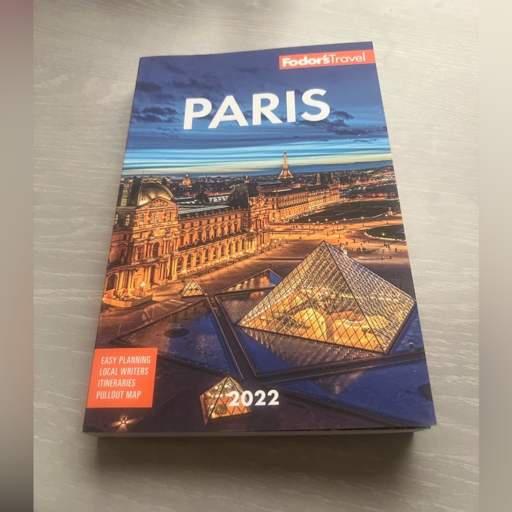 NWOT FODORS PARIS TRAVEL GUIDE 2022